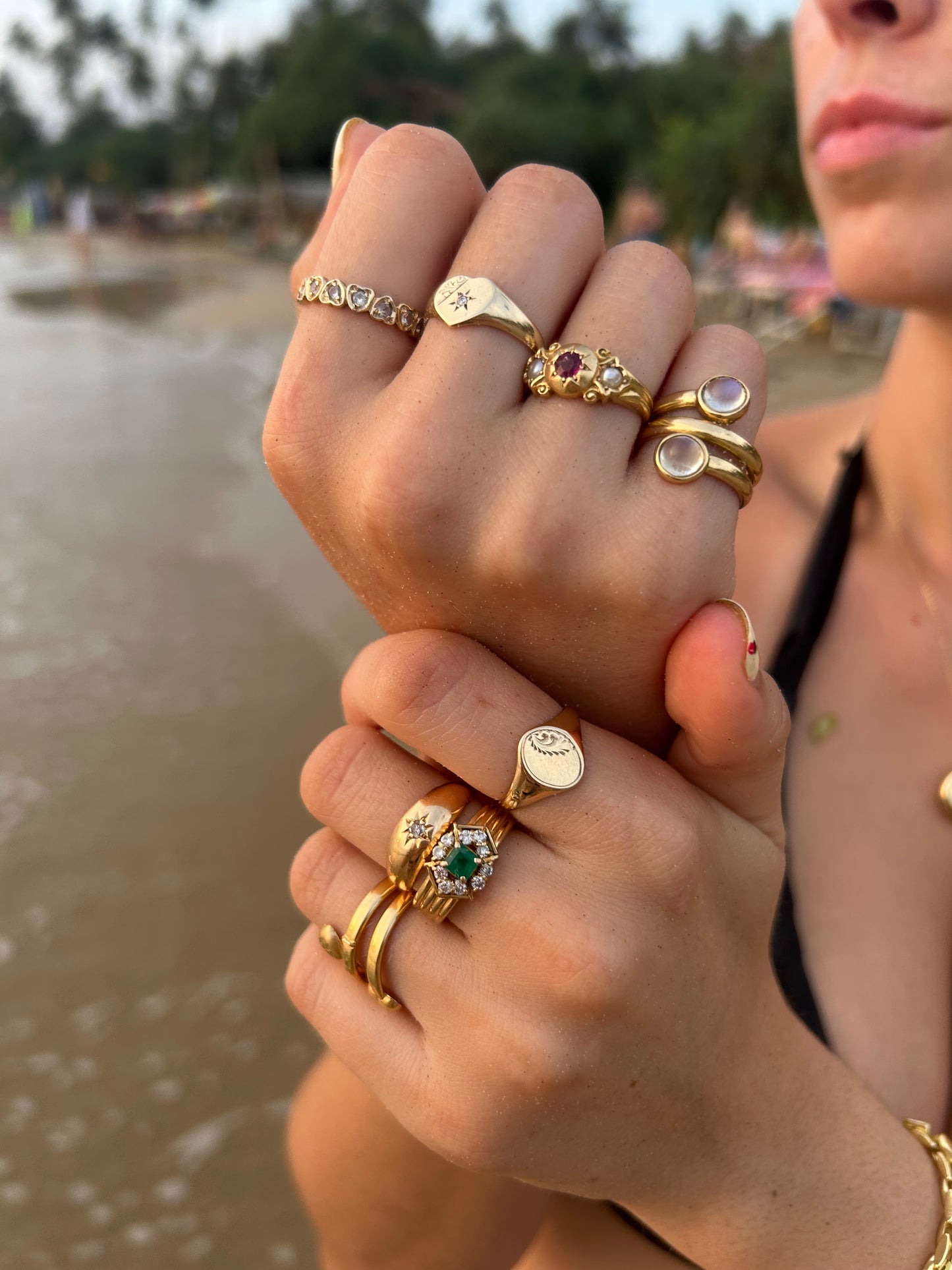 Vintage 9ct Gold Dainty Signet Ring