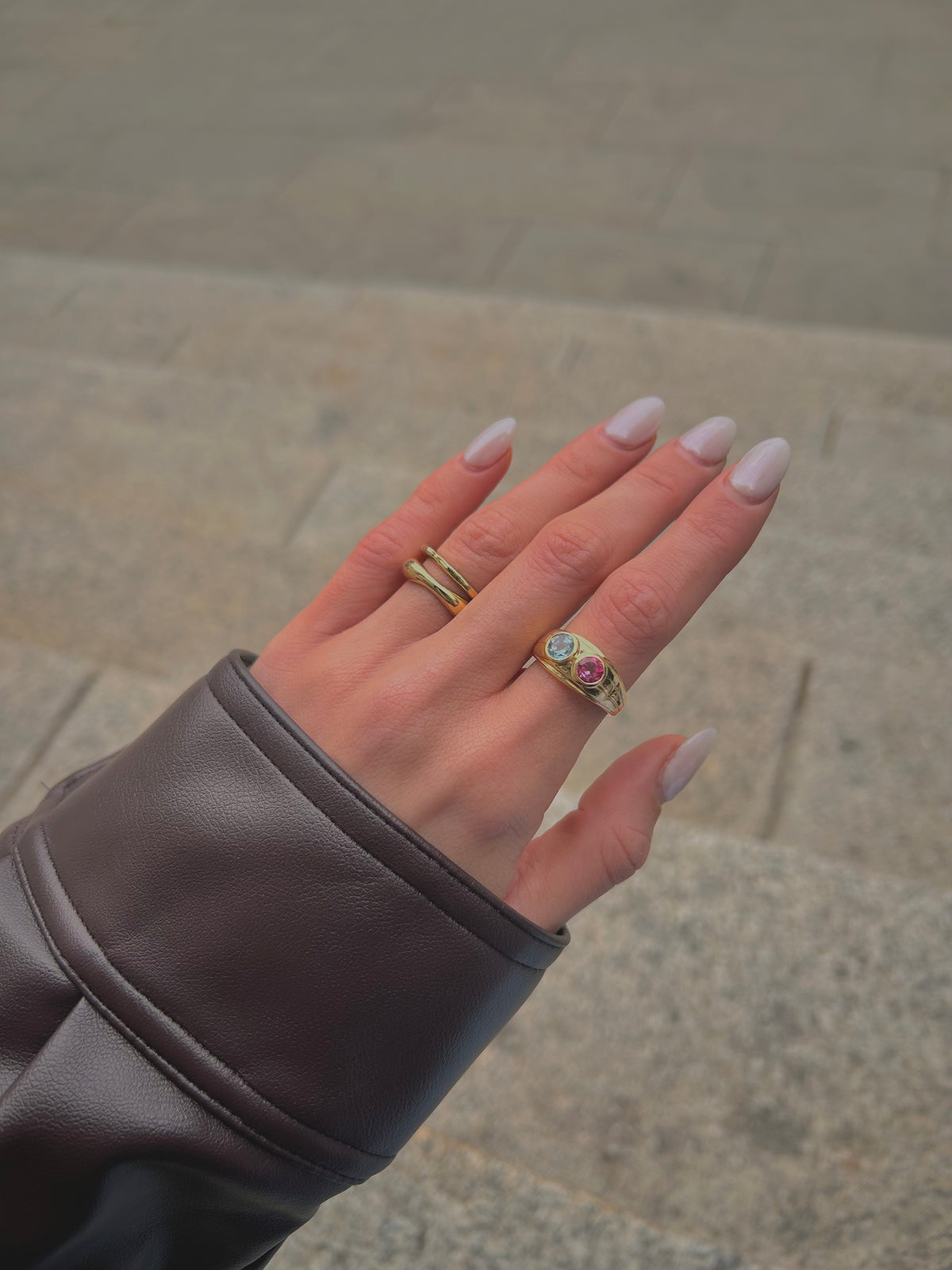 14ct Gold Vintage Chunky Blue and Pink Topaz Ring