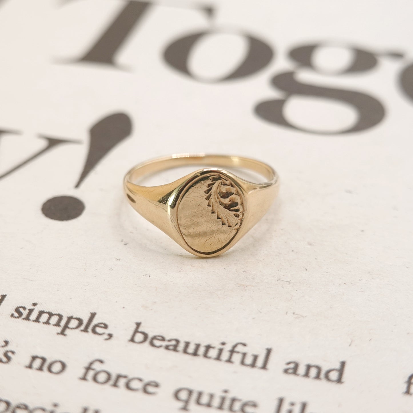 Vintage 9ct Gold Dainty Signet Ring