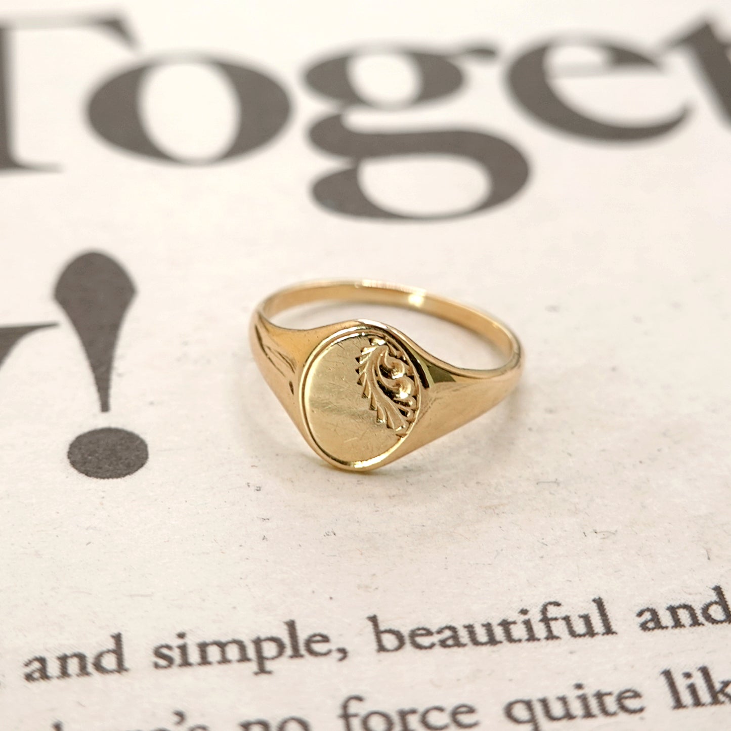 Vintage 9ct Gold Dainty Signet Ring