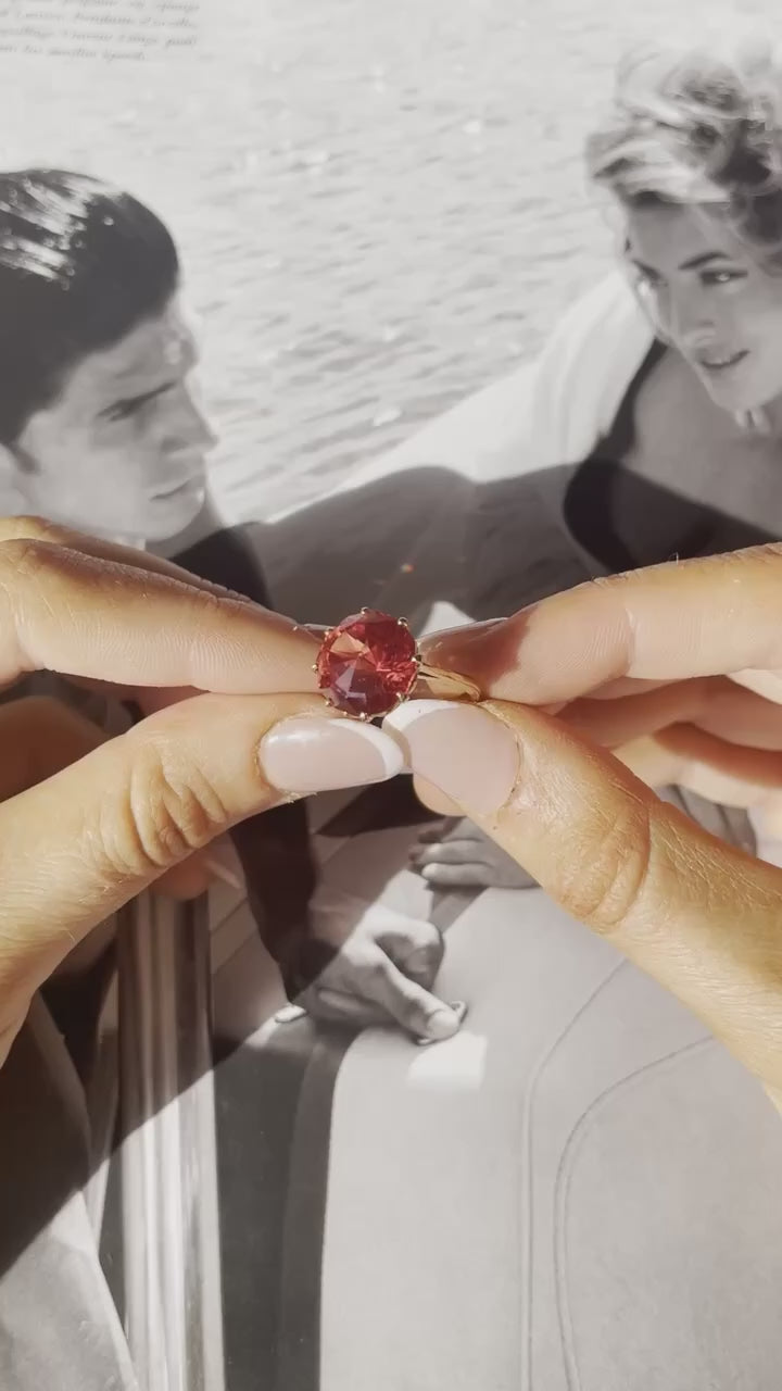 18ct Gold Antique Burnt Orange Stone Cocktail Ring