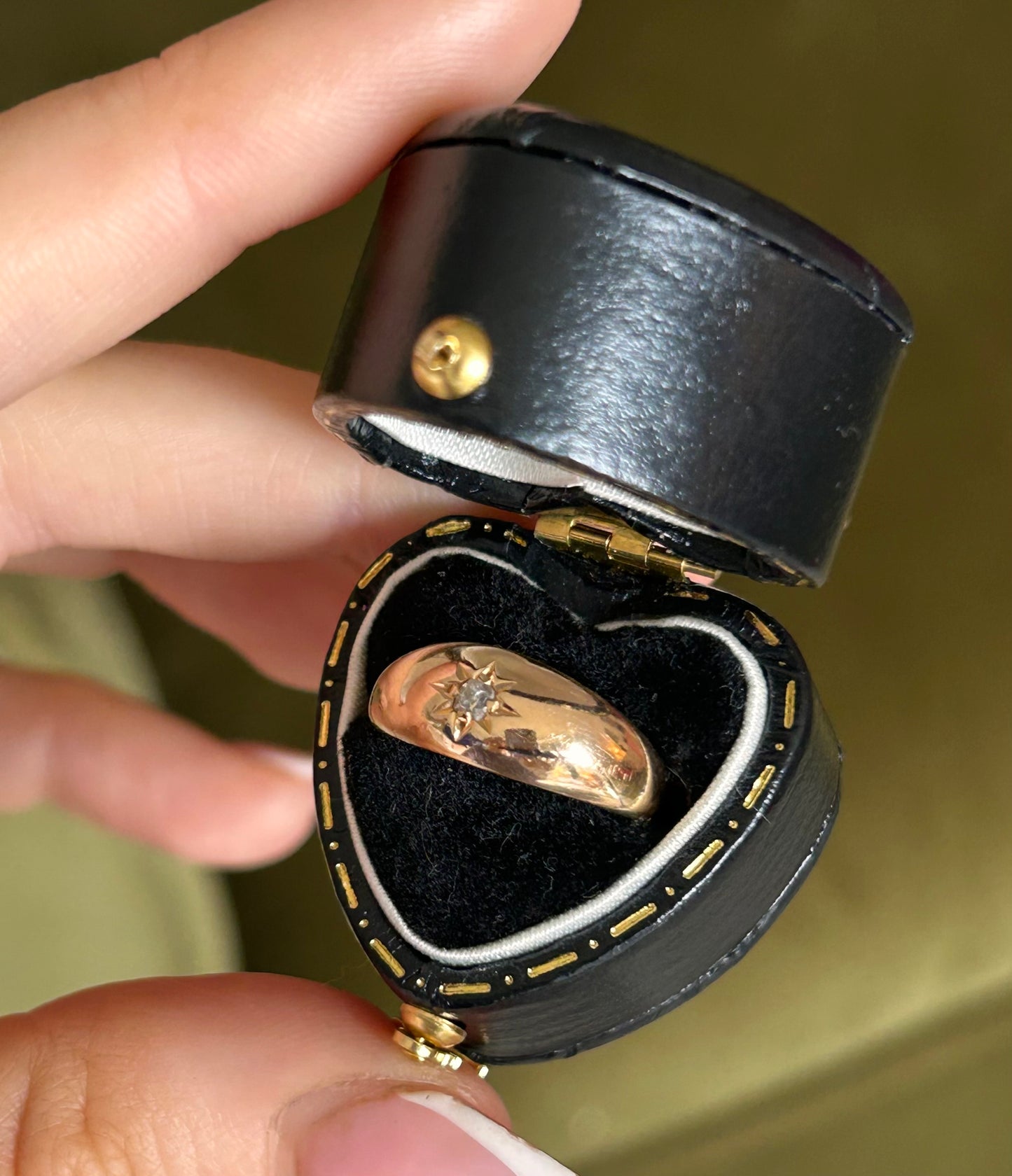 18ct Gold Vintage Diamond Gypsy Ring