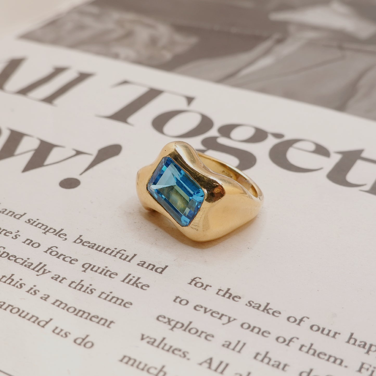 Vintage 14ct Gold Sculptural Blue Topaz Ring