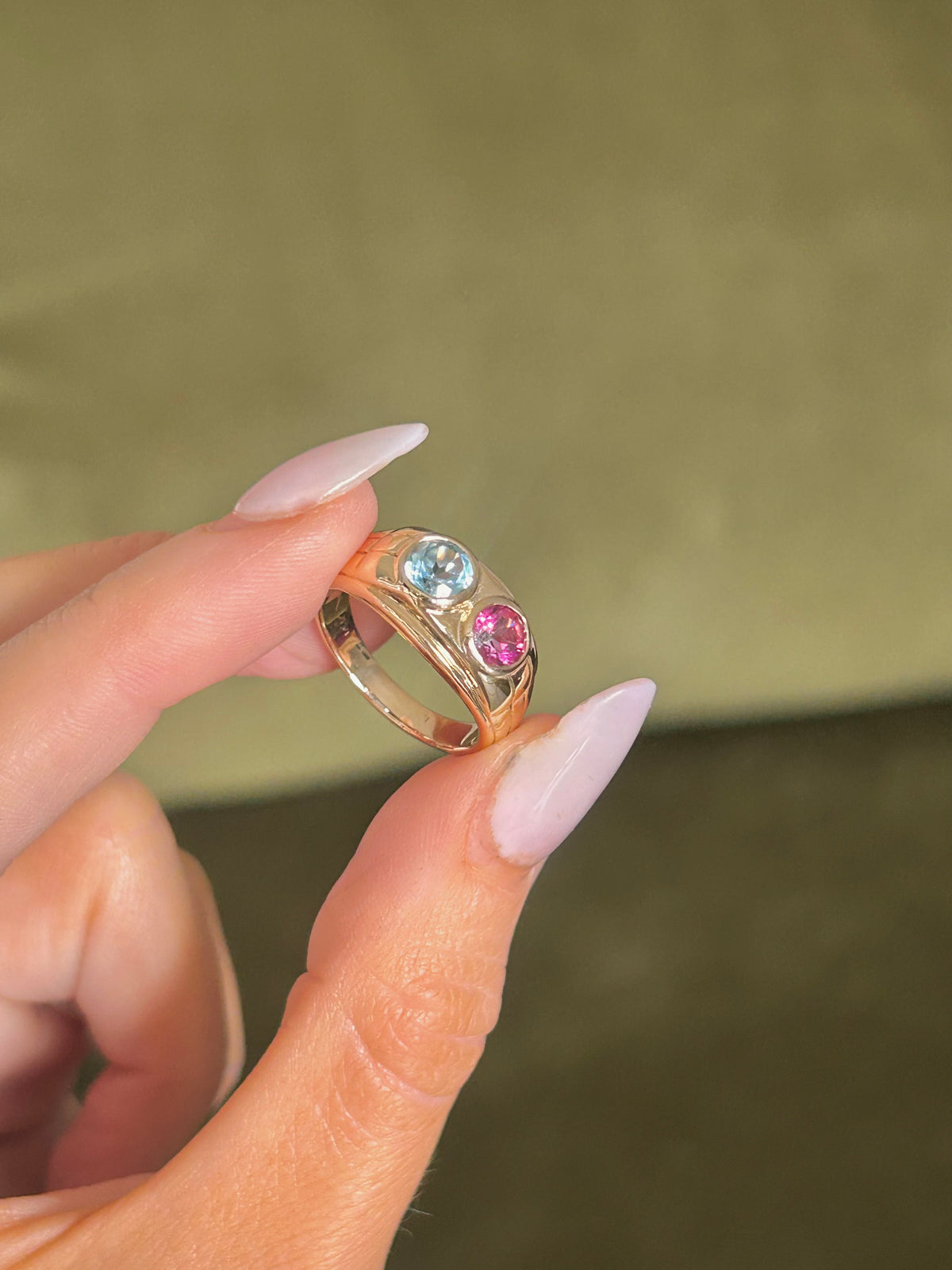14ct Gold Vintage Chunky Blue and Pink Topaz Ring