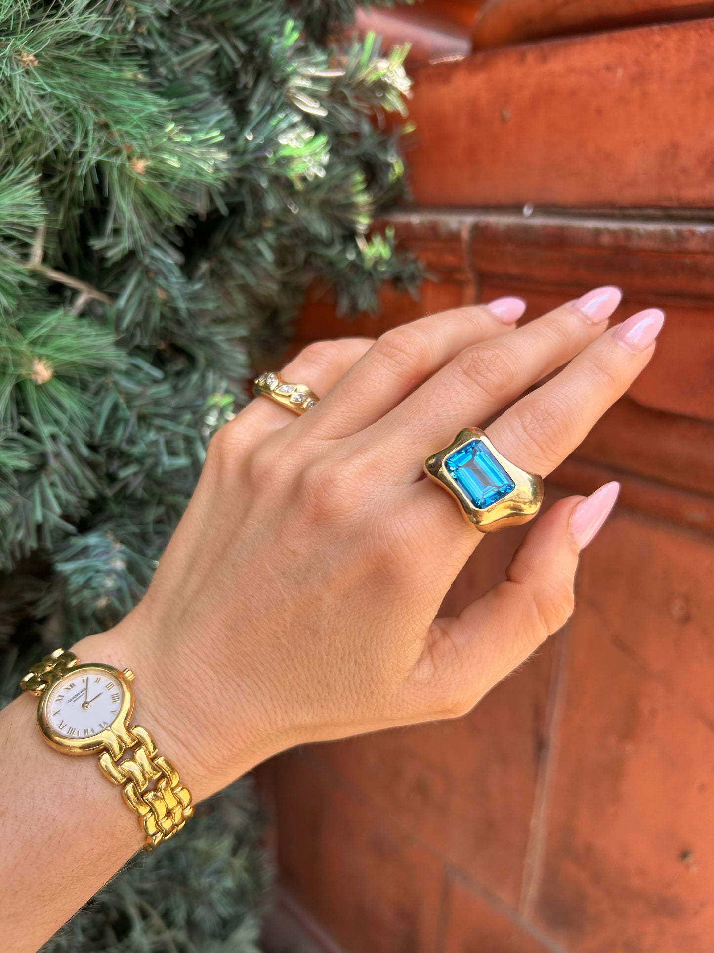 Vintage 14ct Gold Sculptural Blue Topaz Ring