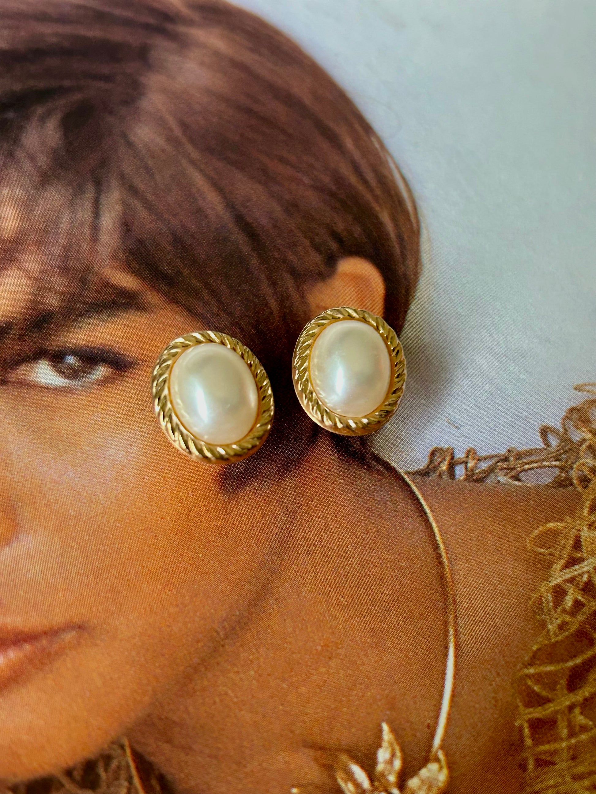 9ct Yellow Gold Vintage Large Faux Pearl Studs