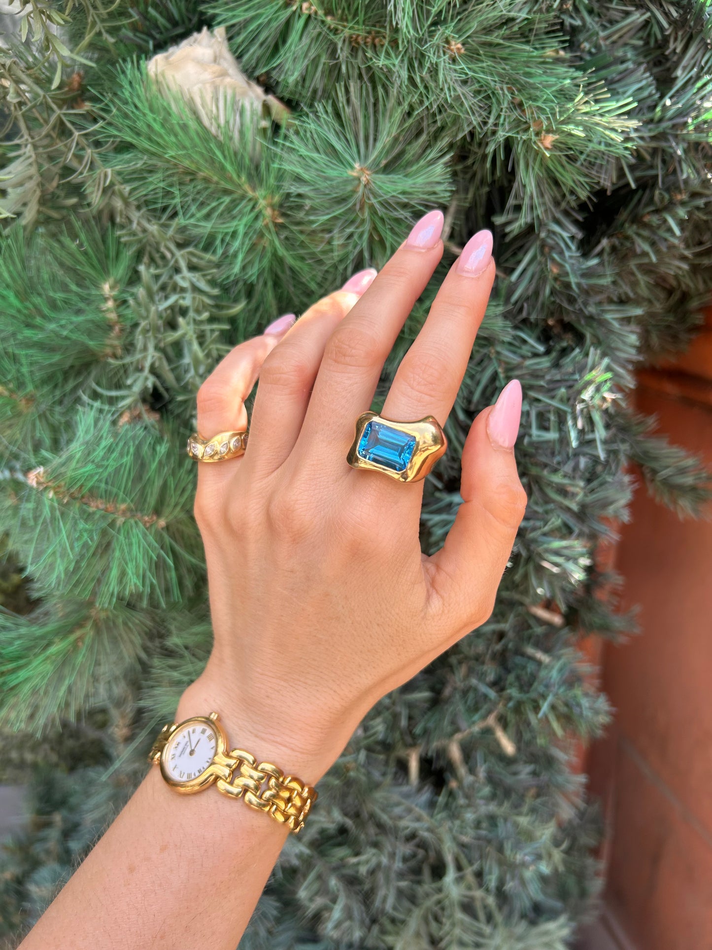 Vintage 14ct Gold Sculptural Blue Topaz Ring
