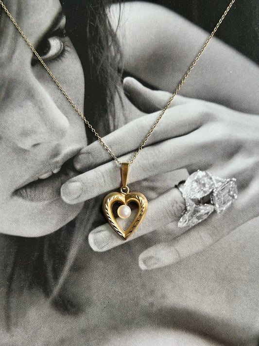 9ct Gold Heart Pendant Pearl Necklace