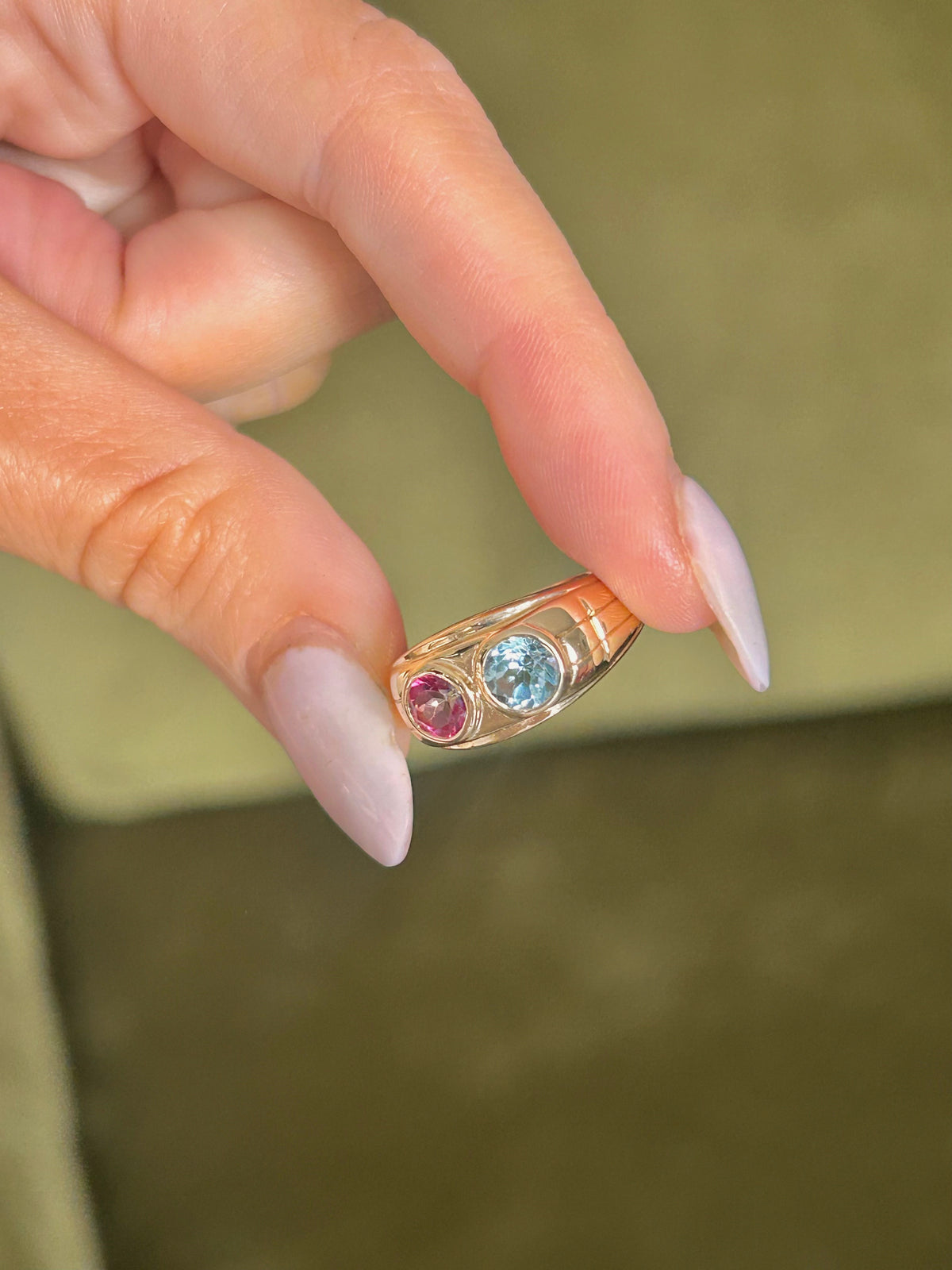 14ct Gold Vintage Chunky Blue and Pink Topaz Ring