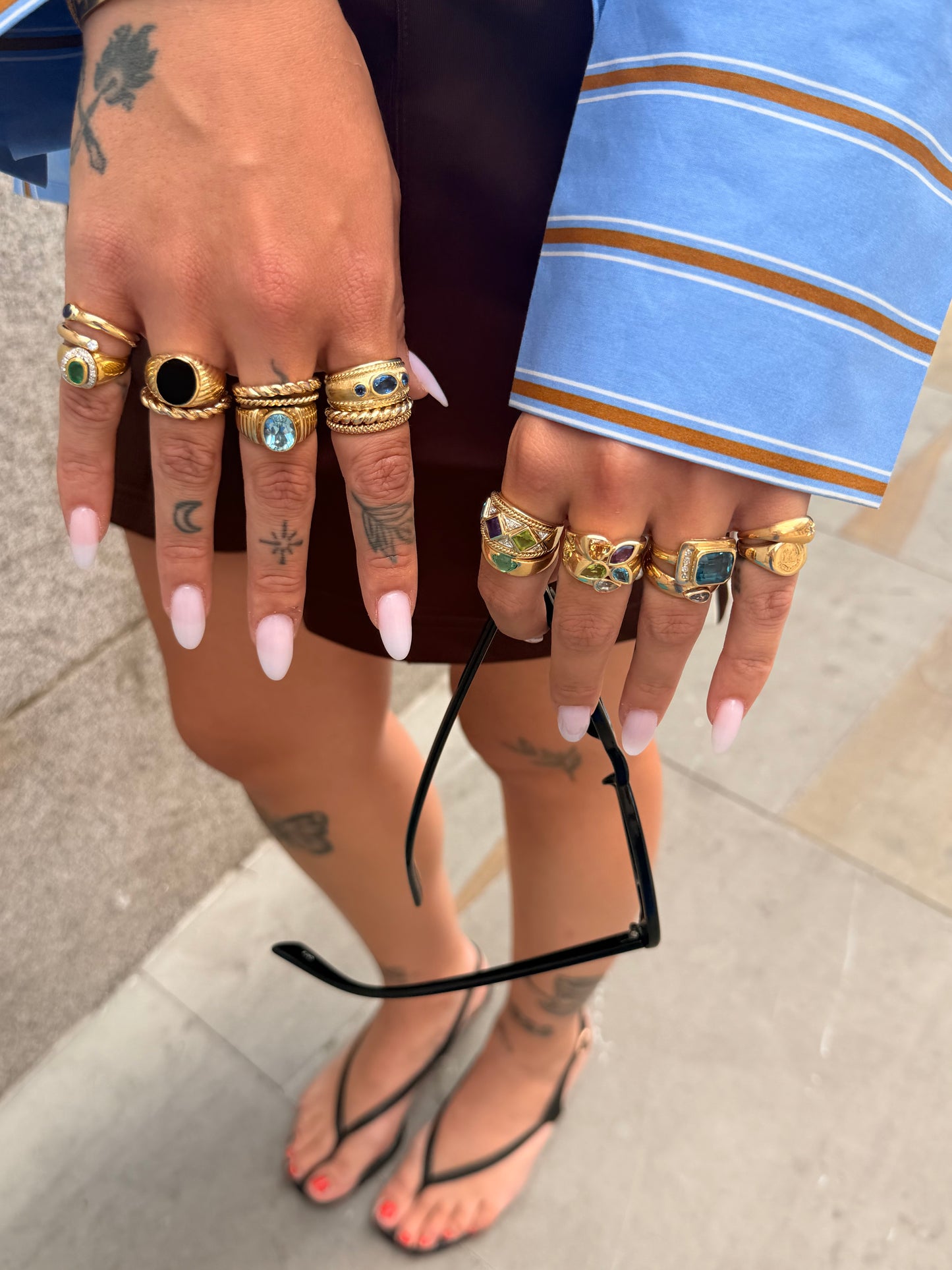 Chunky 9ct Gold Black Onyx Ribbed Signet Ring