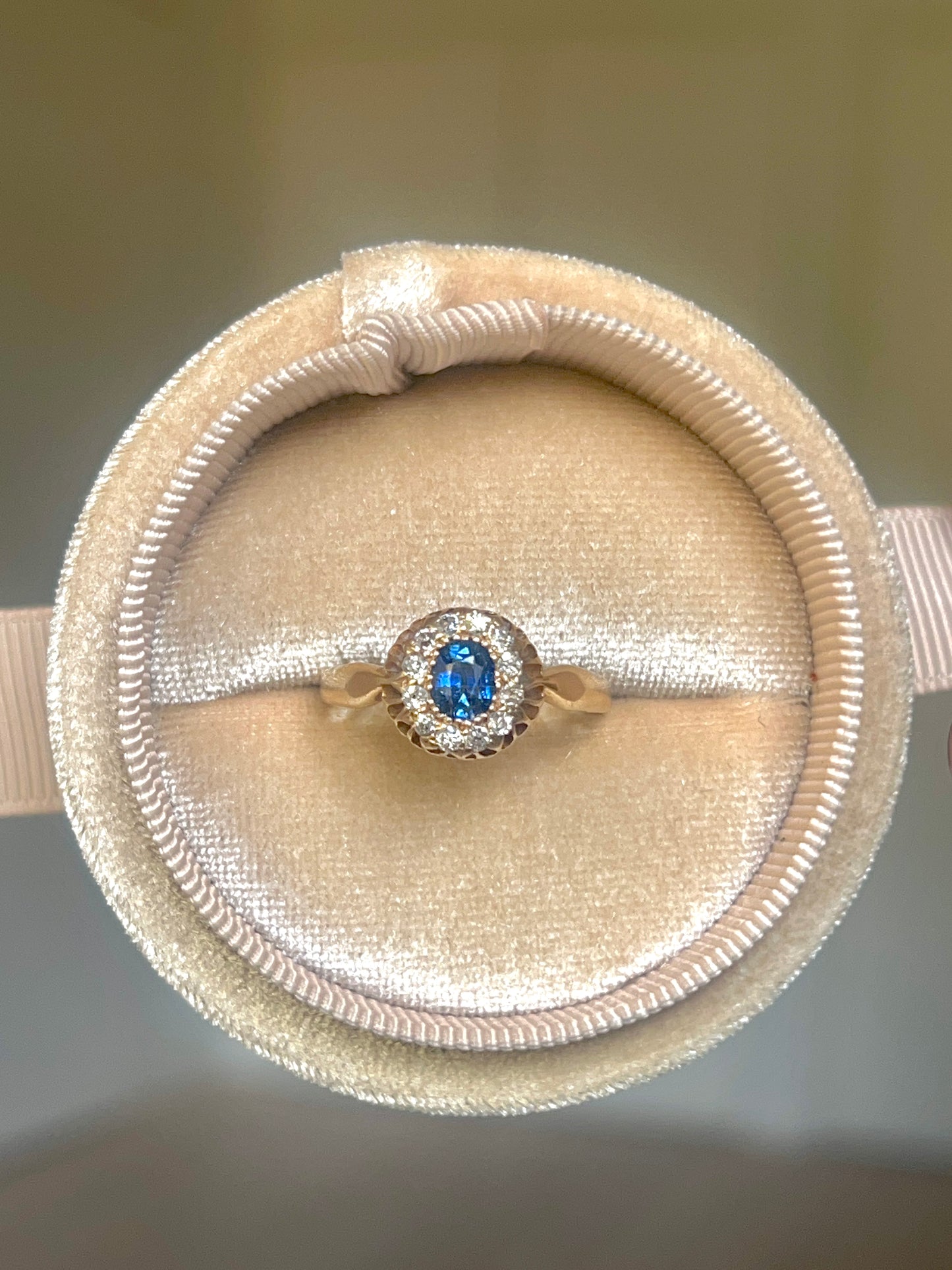 Vintage 1960's 18ct Gold Sapphire and Diamond Cluster Ring