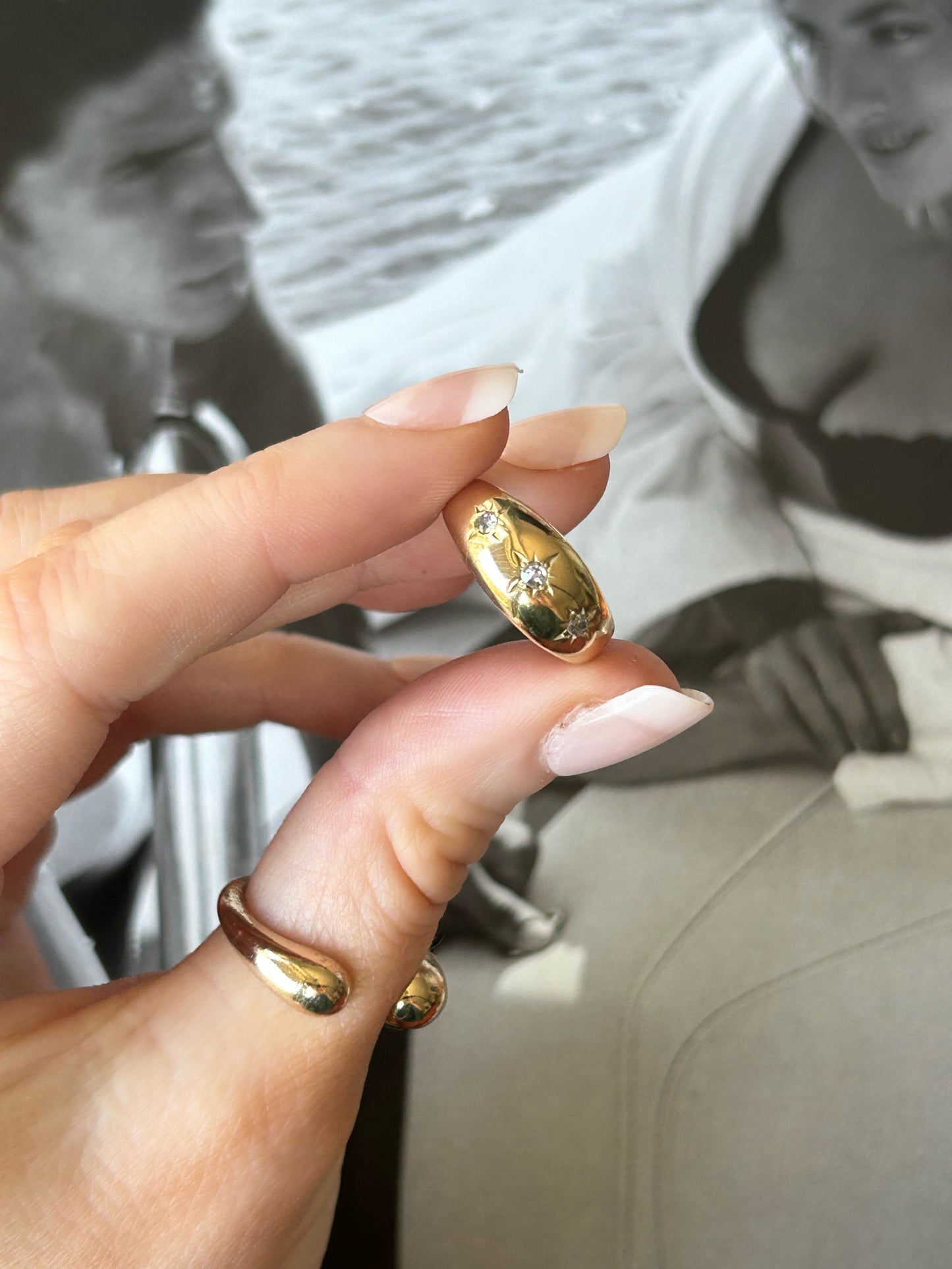 18ct Gold Diamond Gypsy Ring