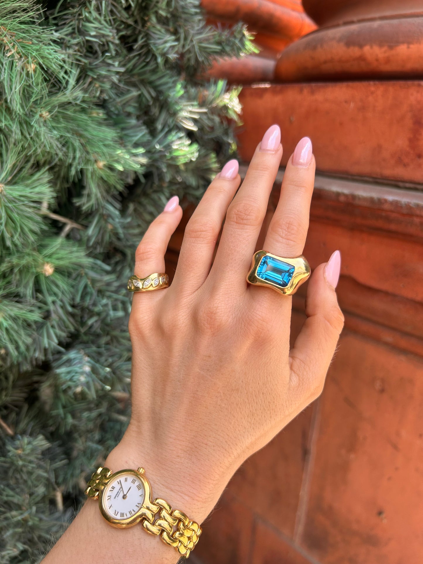 Vintage 14ct Gold Sculptural Blue Topaz Ring