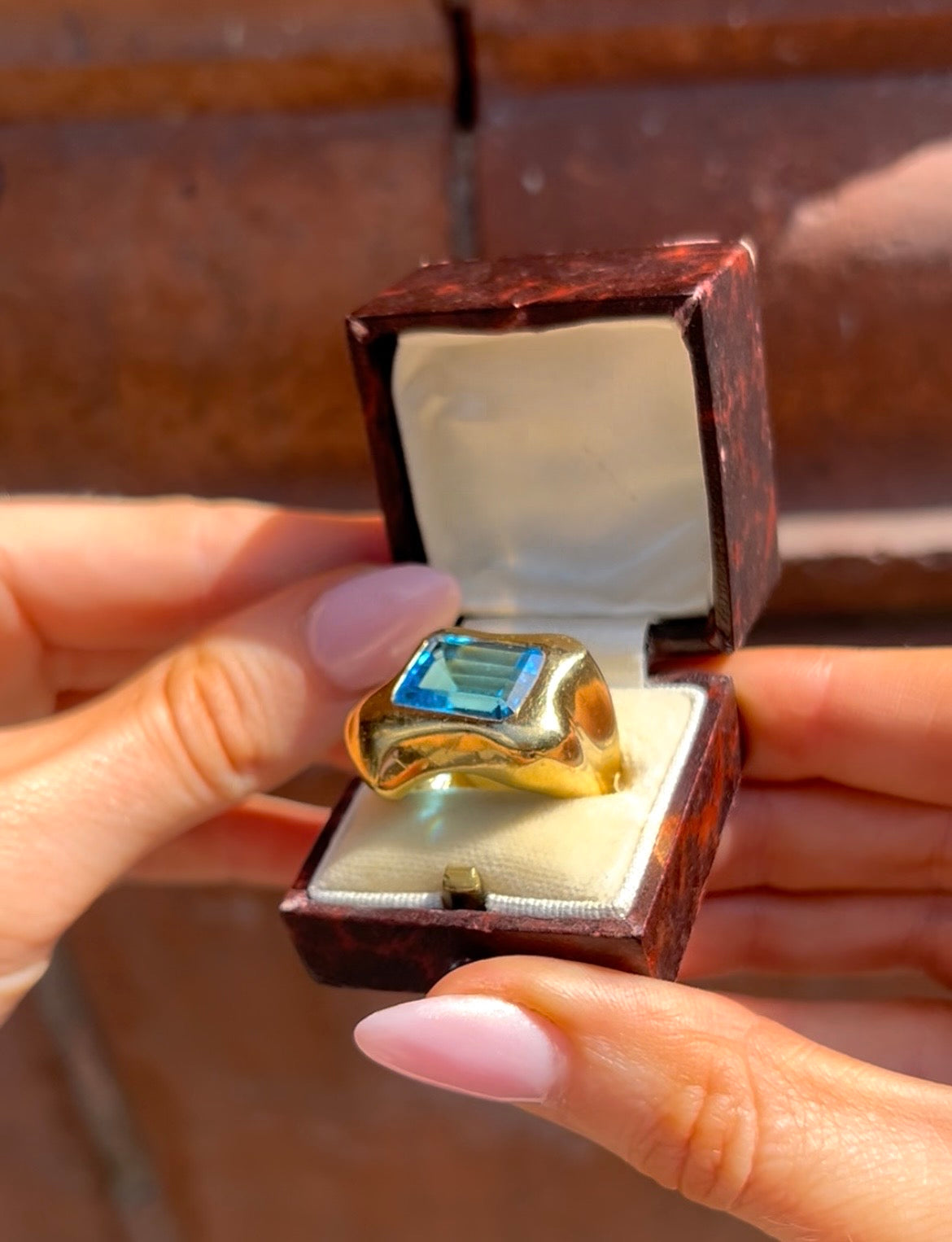 Vintage 14ct Gold Sculptural Blue Topaz Ring
