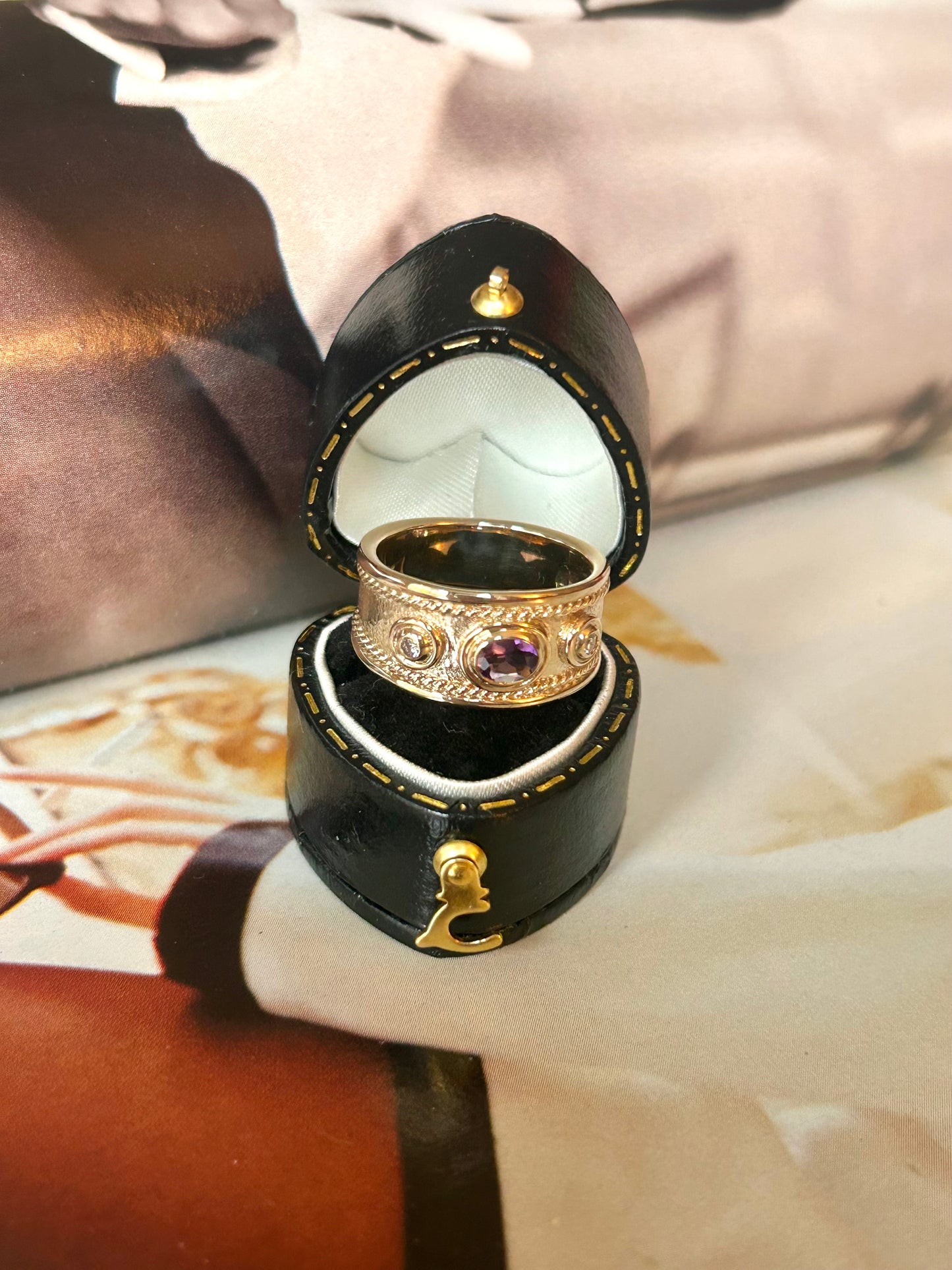 9ct Gold Amethyst & Diamond Vintage Band Ring