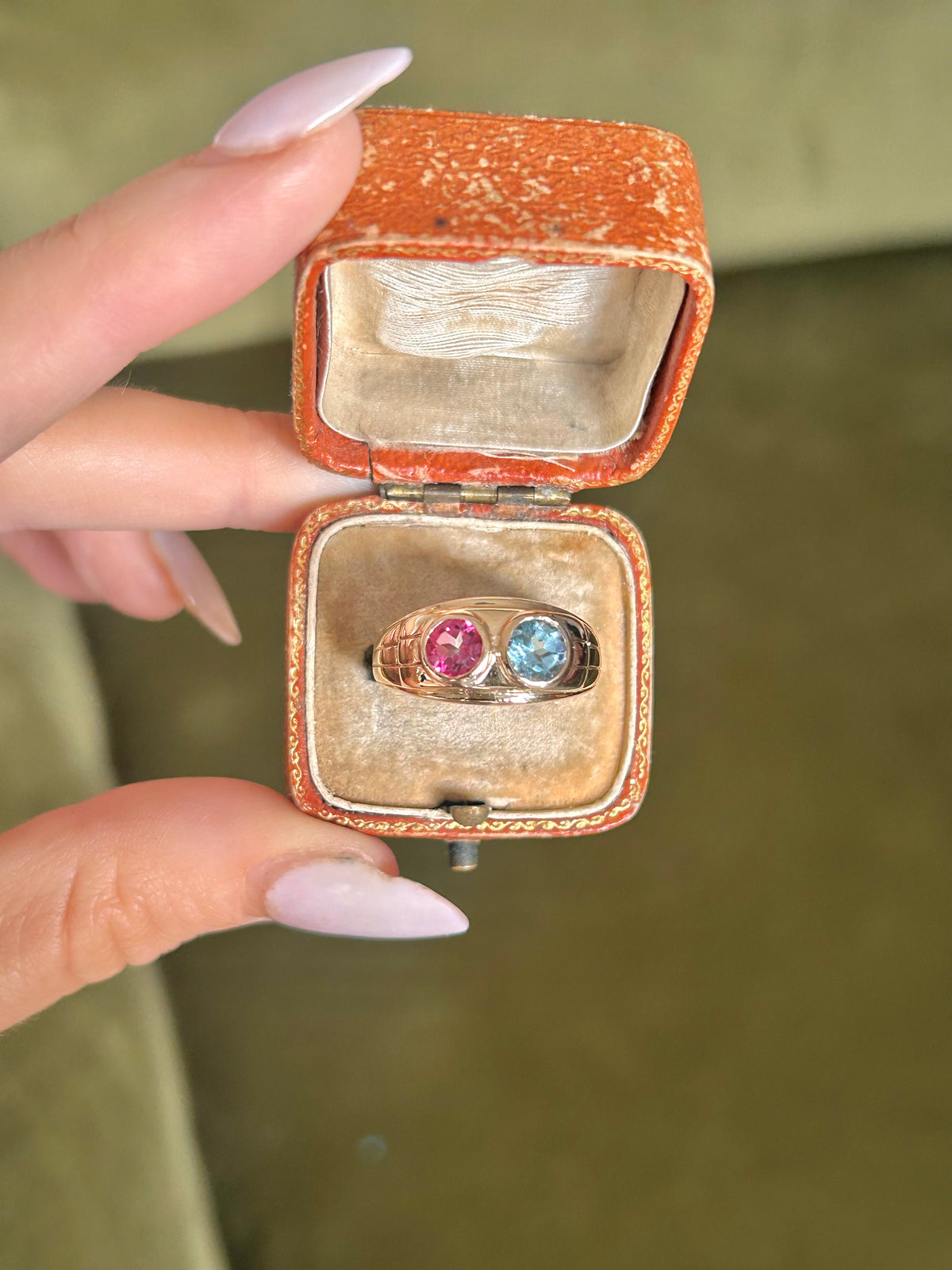 14ct Gold Vintage Chunky Blue and Pink Topaz Ring
