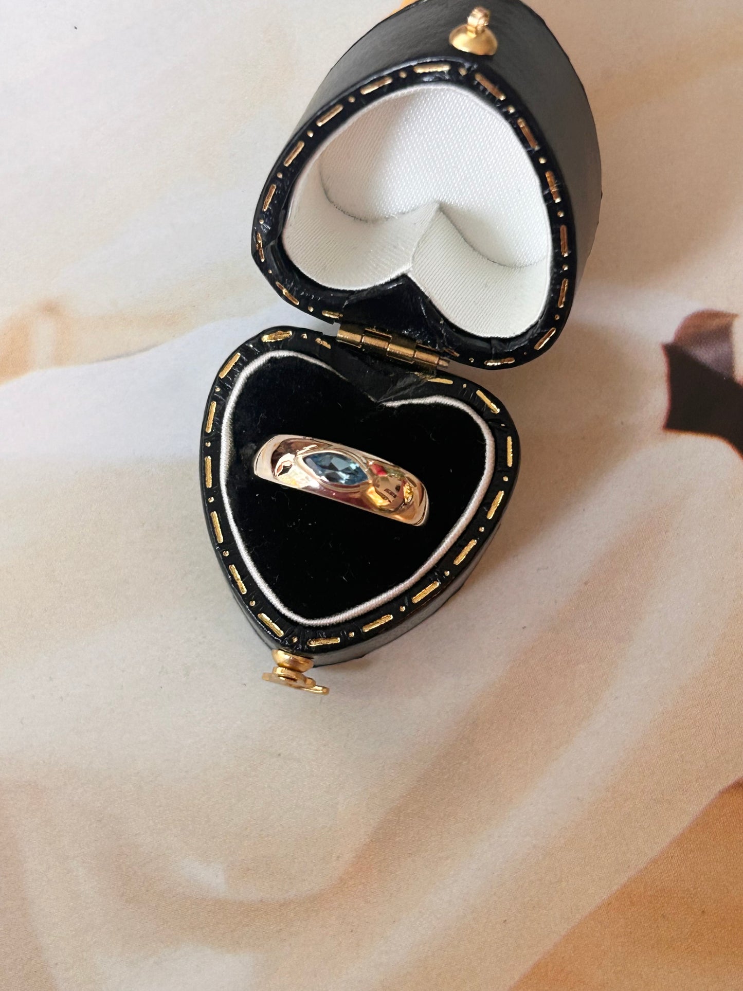 9ct Gold Blue Topaz Band Ring