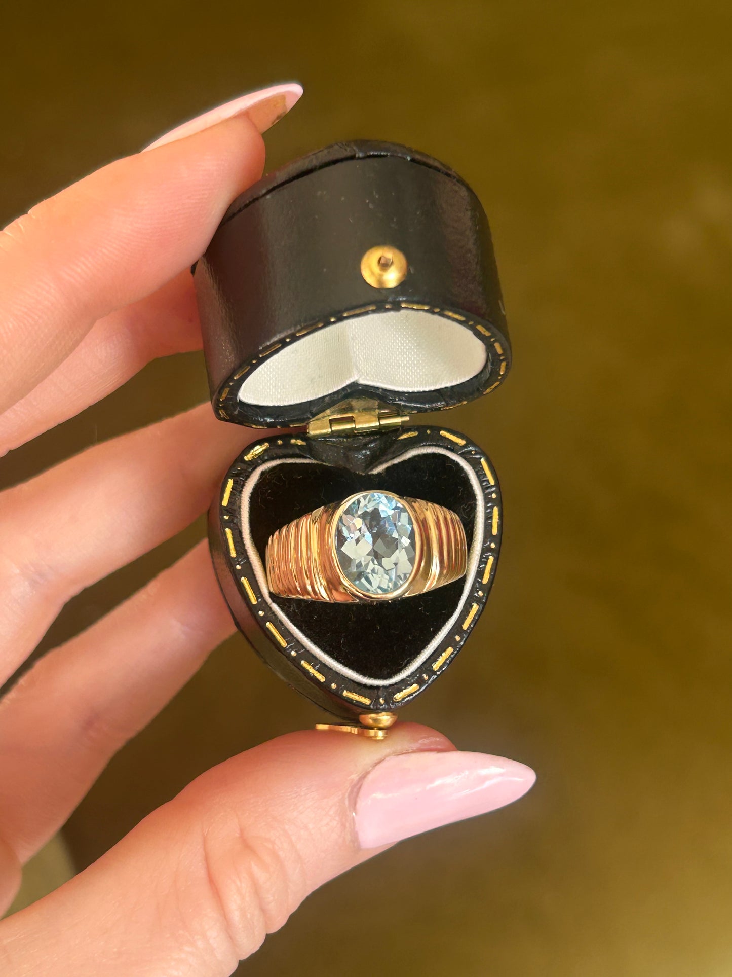 9ct Gold Chunky Sky Blue Topaz Ribbed Ring
