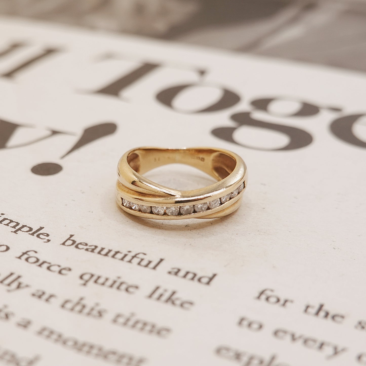 9ct Gold Diamond Cross Over Band Ring