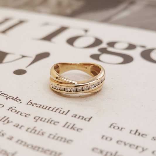 9ct Gold Diamond Cross Over Band Ring