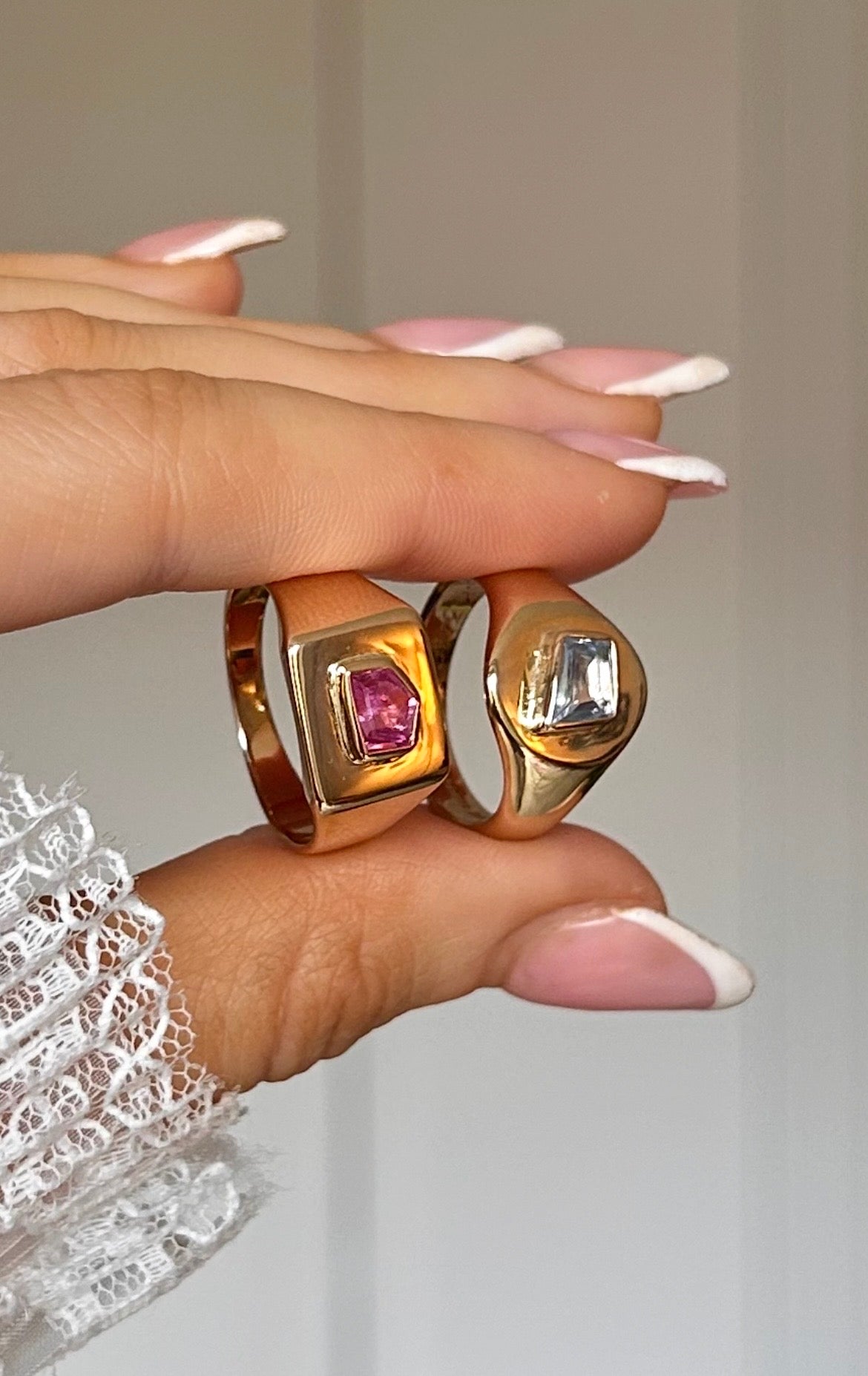 9ct Gold Signet Ring with Fancy-Cut Natural Sapphire