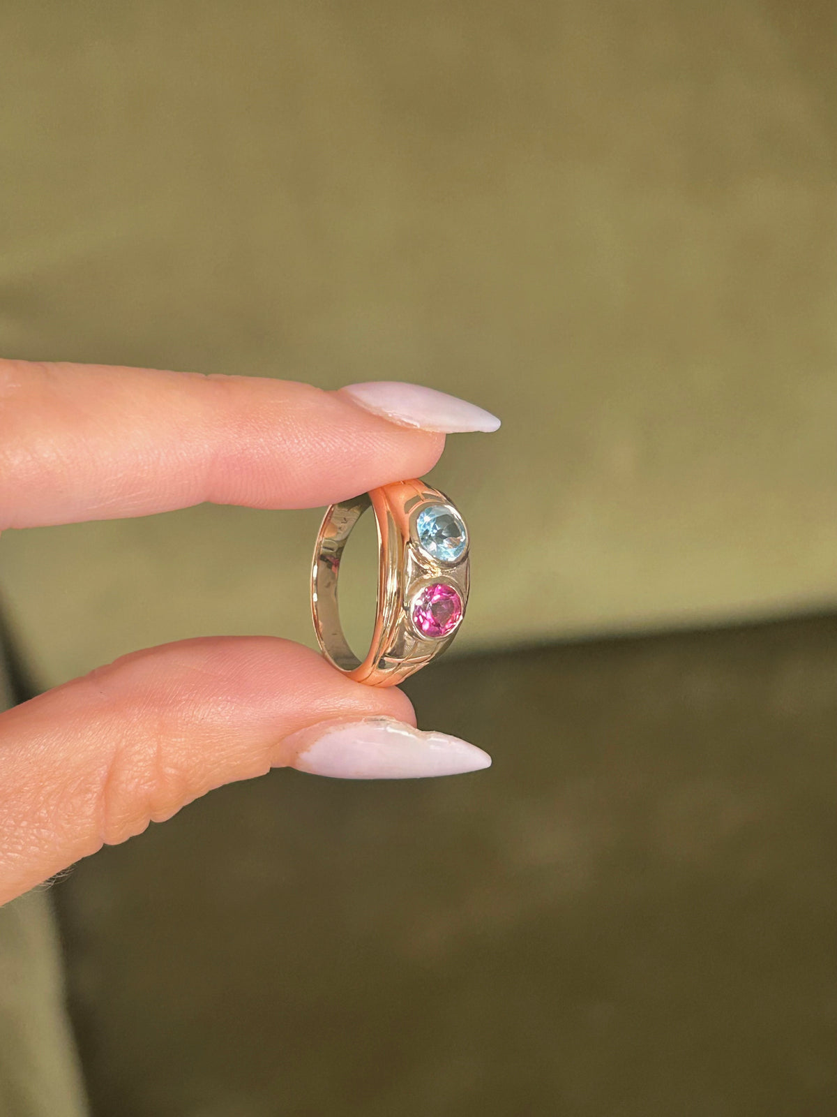 14ct Gold Vintage Chunky Blue and Pink Topaz Ring
