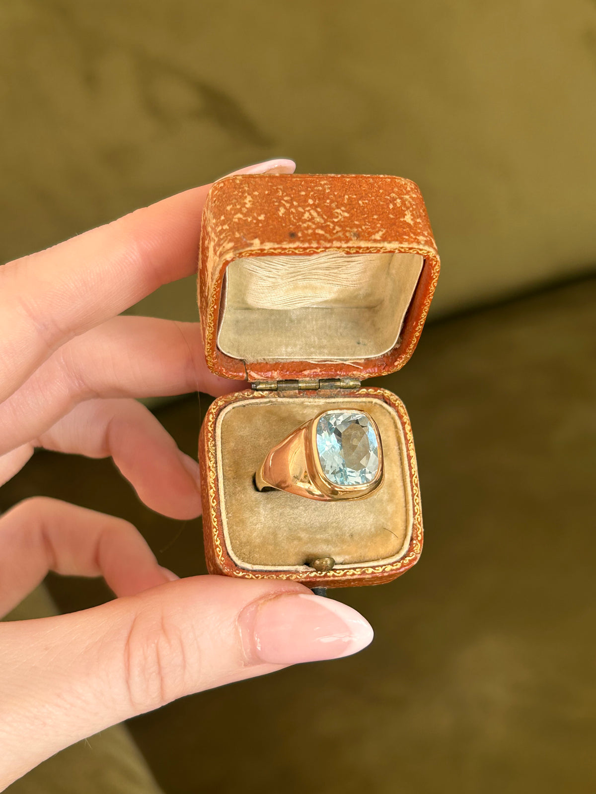 9ct Gold Chunky Blue Topaz Ring