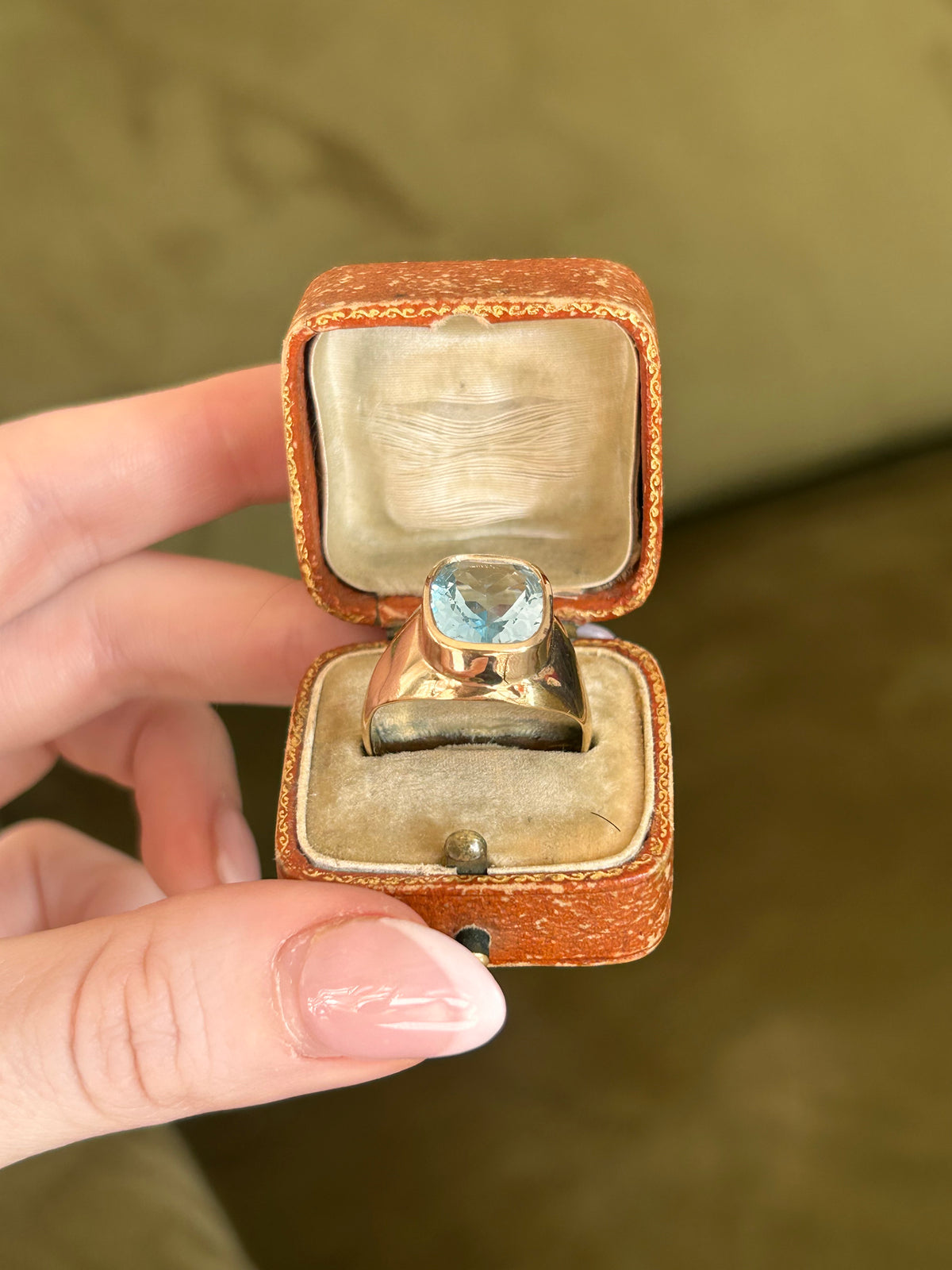 9ct Gold Chunky Blue Topaz Ring