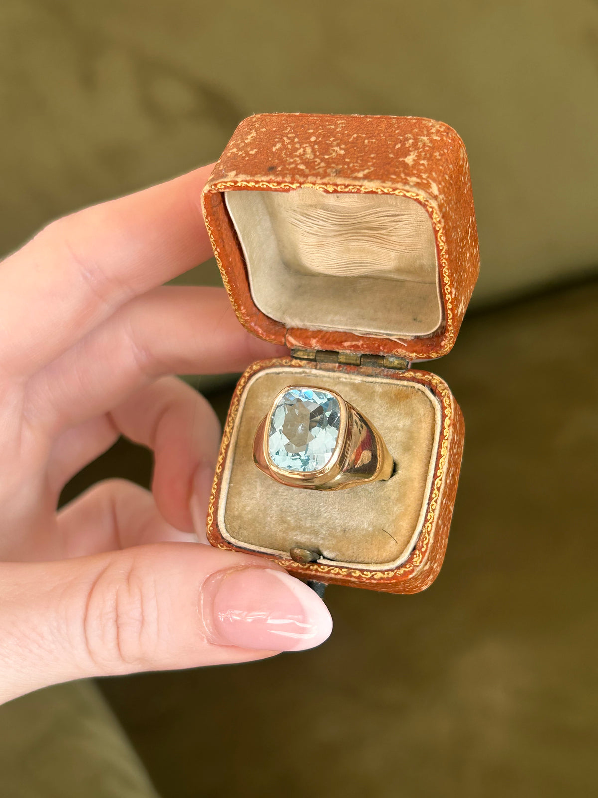 9ct Gold Chunky Blue Topaz Ring