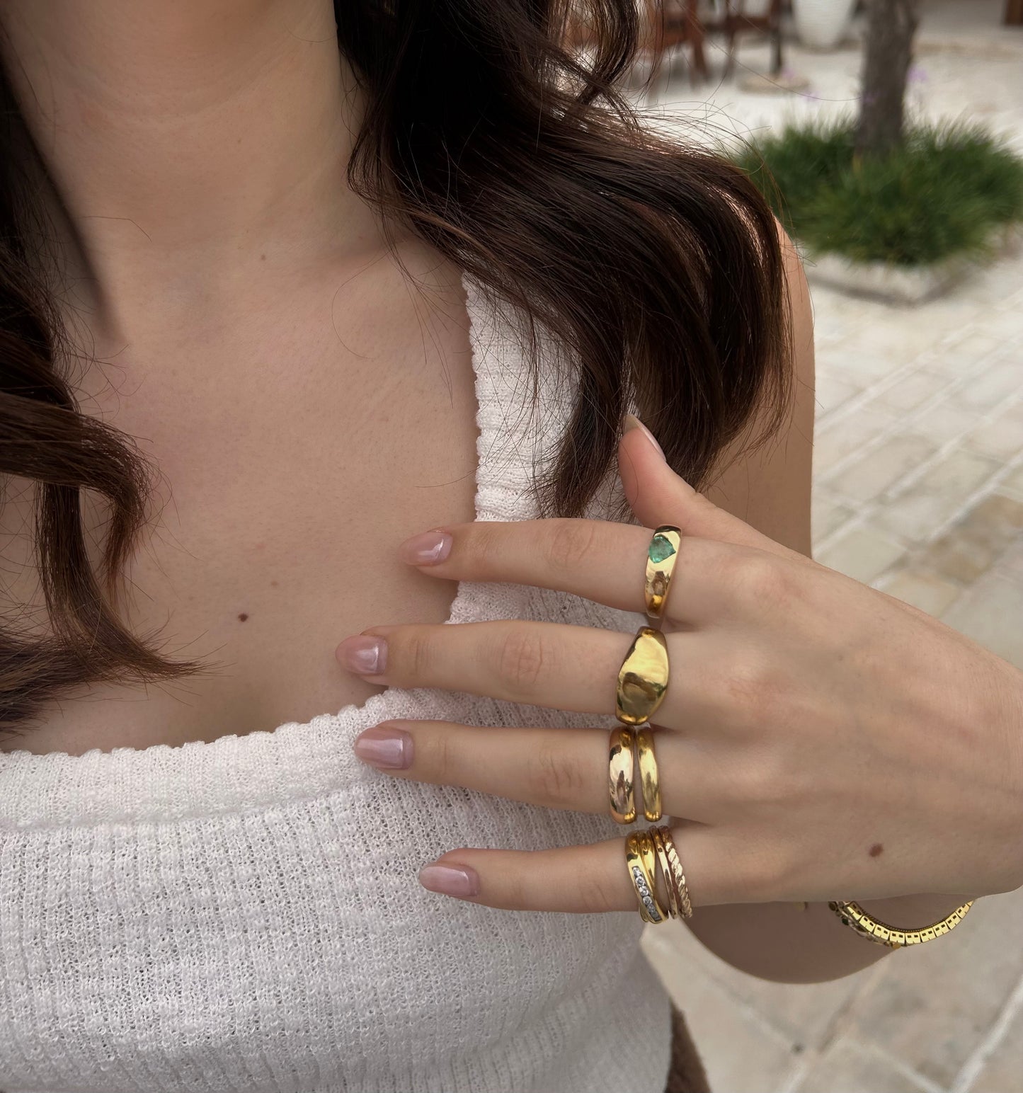 18ct Gold Heart Emerald Band Ring