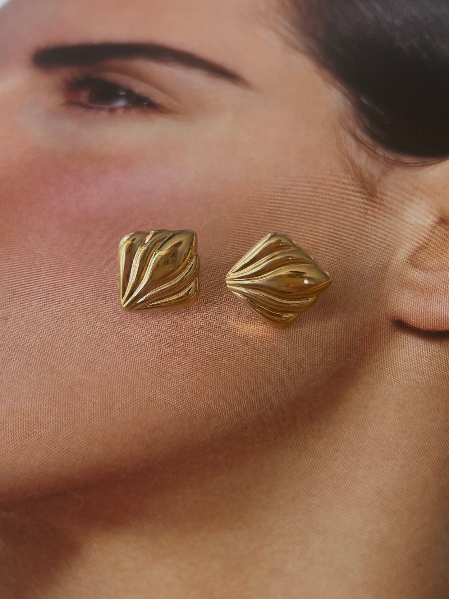 9ct Yellow Gold Diamond Cut Ribbed Statement Studs