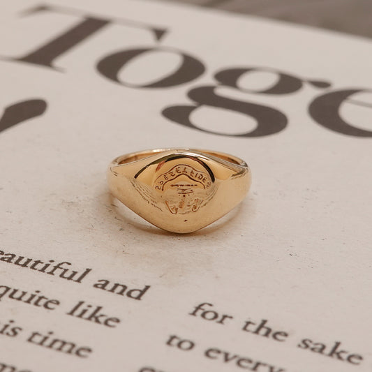 Vintage 9ct Gold Engraved Crest Signet Pinky Ring