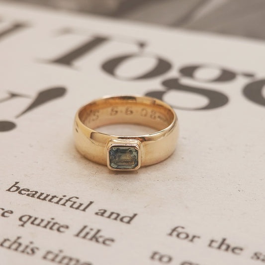Heavy 9ct Gold Bezel-Set Blue Sapphire Band Ring