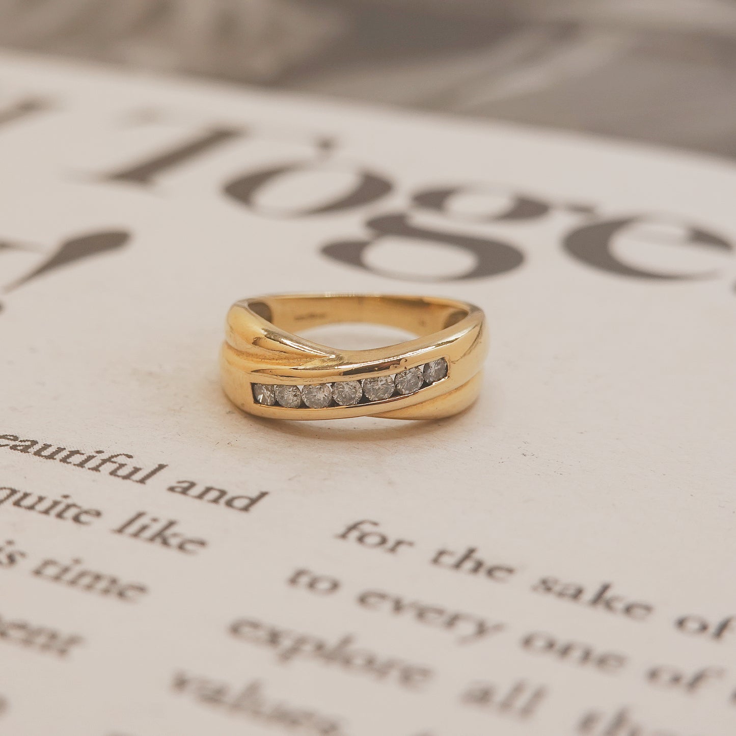 18ct Gold Diamond Cross Over Band Ring