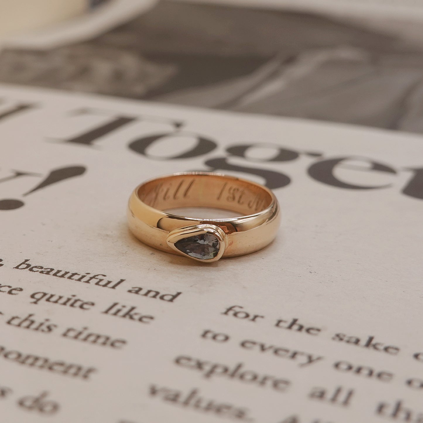 9ct Gold Vintage Tanzanite Bezel Ring (1976)